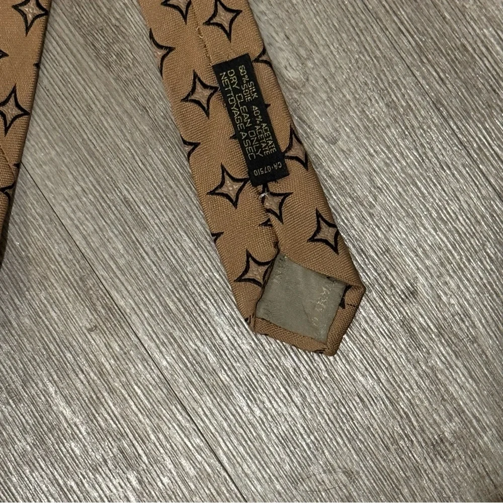 Giorgio Armani Vintage Men's Silk Tie Light Brown Camel Luxury Geometric Print